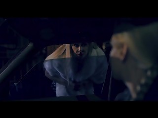 Возбужденные красотки не отказывают себе в лесбийских ласках